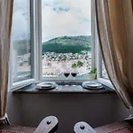 Brand New With Old Port View- Mala Vrata דירה