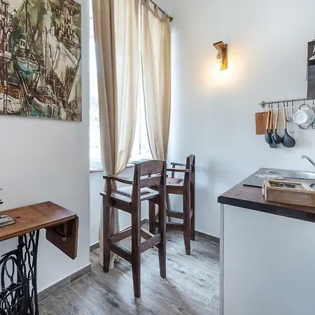 Brand New With Old Port View- Mala Vrata Apartmán *