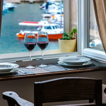 Brand New With Old Port View- Mala Vrata Διαμέρισμα