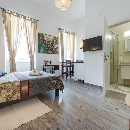 Апартаменты Brand New With Old Port View- Mala Vrata