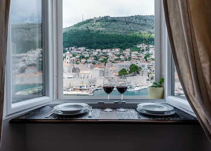 Brand New With Old Port View- Mala Vrata Apartmán