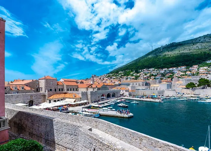 Brand New With Old Port View- Mala Vrata Apartmán *